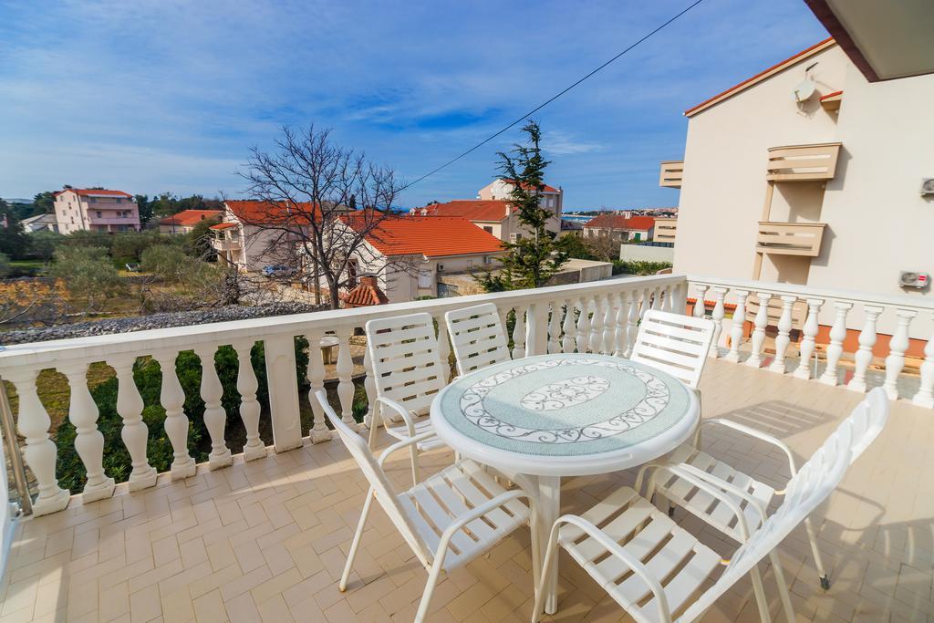 Pool Apartments Galeb Novalja Quarto foto