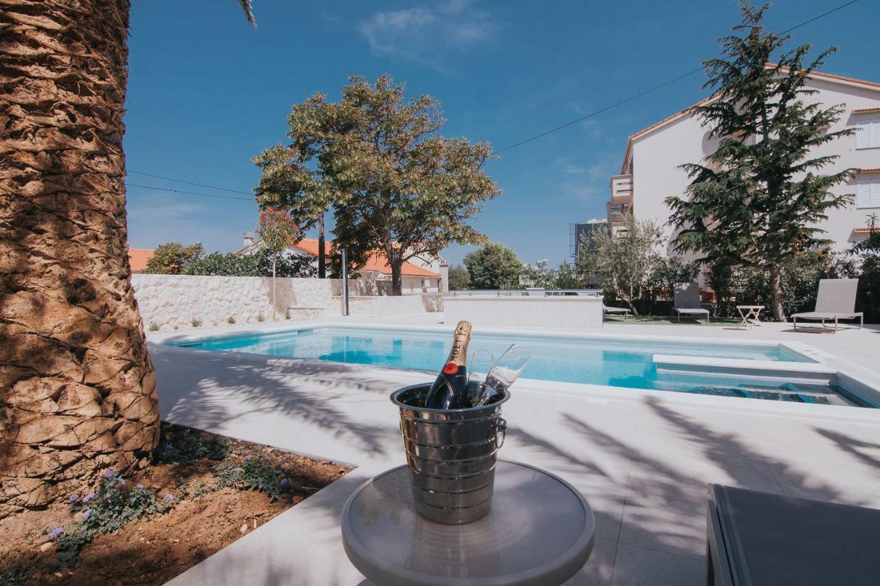 Pool Apartments Galeb Novalja Exterior foto
